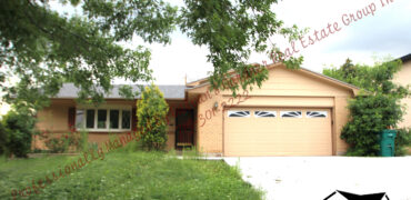 Lovely Tri-Level Home in Austin Estates
