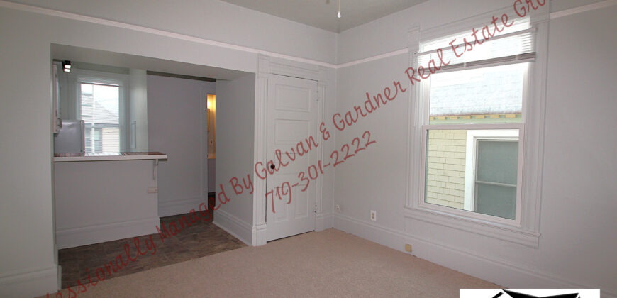 Cozy second floor apartment in Downtown Central