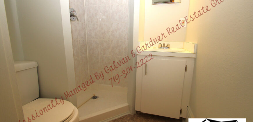 Cozy second floor apartment in Downtown Central