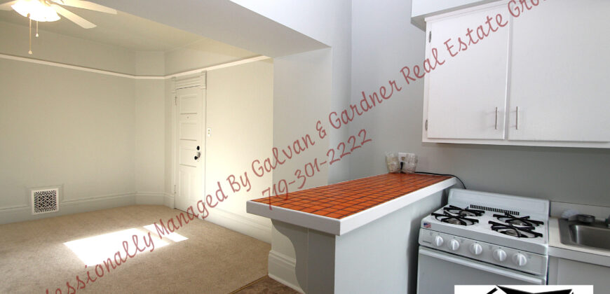 Cozy second floor apartment in Downtown Central