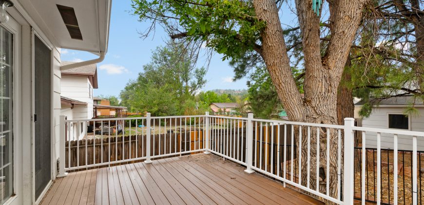 Gorgeous Rancher in Rustic Hills