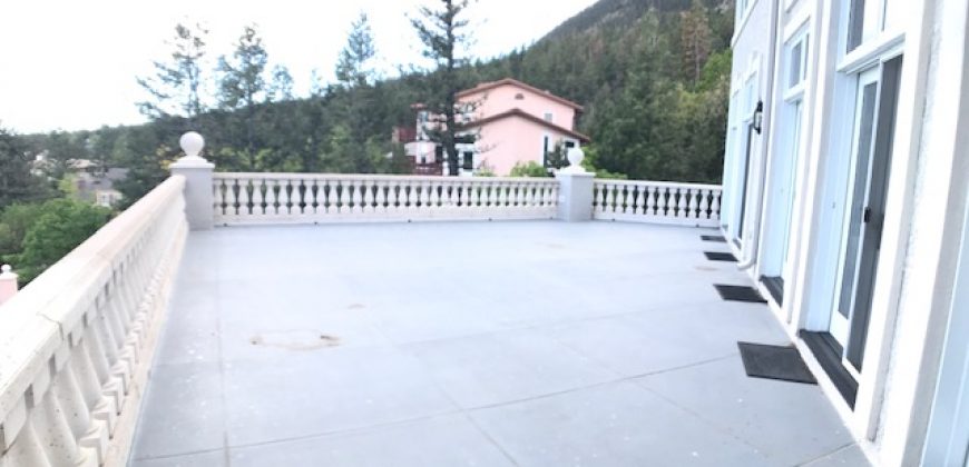 Gorgeous Home in the Broadmoor!