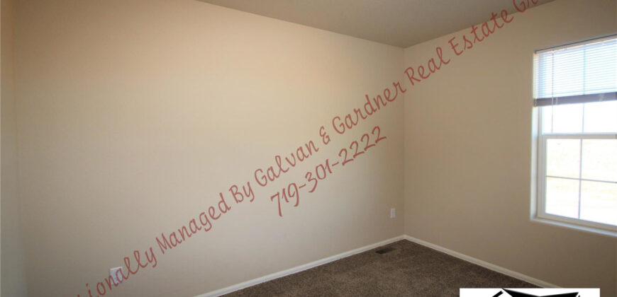 Beautiful 2 story townhome in the Spring Creek Traditional Neighborhood