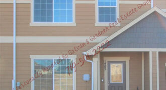Beautiful 2 story townhome in the Spring Creek Traditional Neighborhood
