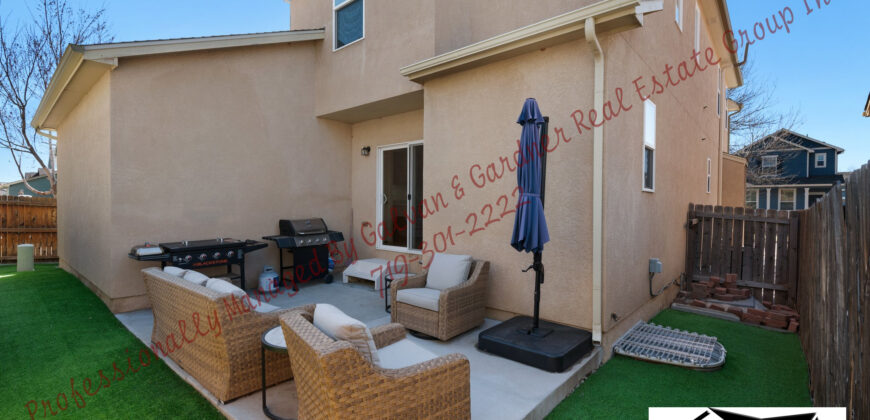 Stunning 2 story home in Greenhaven