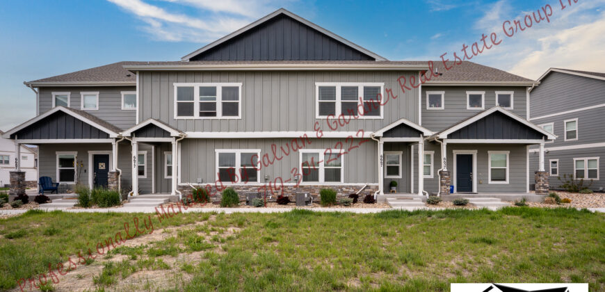 Amazing 2 story townhome in Lorson Ranch