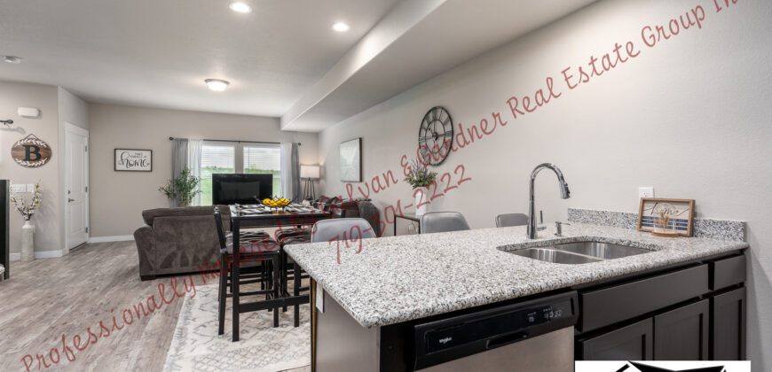 Amazing 2 story townhome in Lorson Ranch