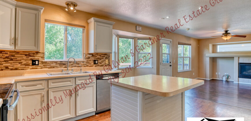 Stunning 2 story home in Sunrise Terrace Stunning 2 story home in Sunrise Terrace