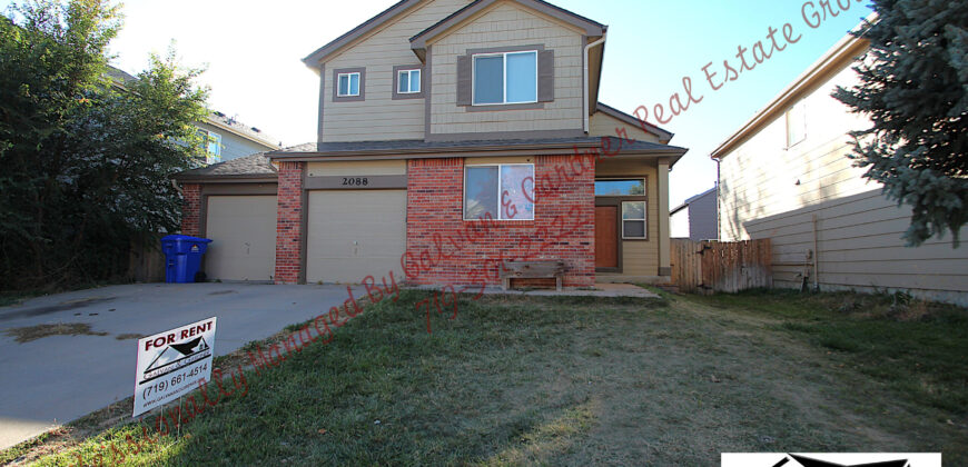 Beautiful two-story home in Heritage
