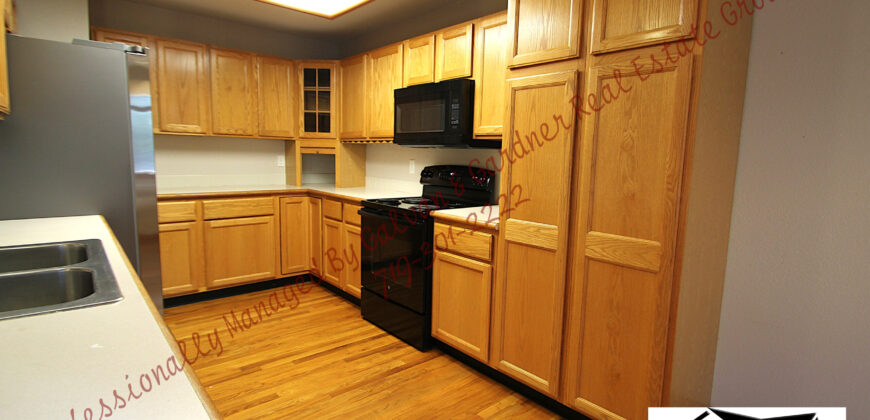 Beautiful two-story home in Heritage